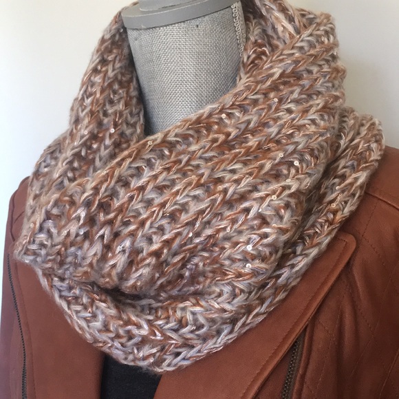 NWT Cozy Sparkly Infinity Scarf, 15" x 17" 🧡 - Picture 4 of 10